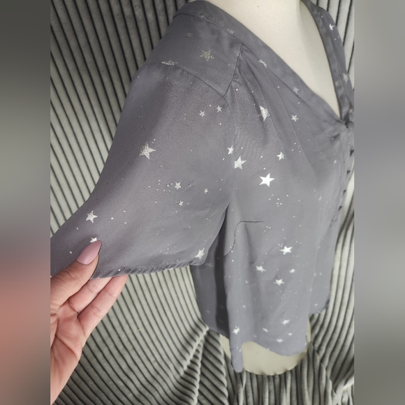 Torrid Georgette Button PlacketBlouse Size 00 (Out of Stock online) - Picture 9 of 15